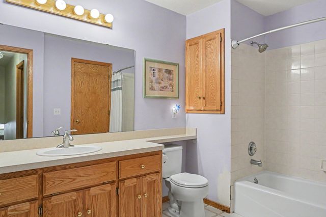 8740 Hillview Drive E, Saint Bonifacius, MN 55375
