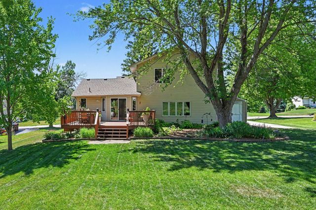8740 Hillview Drive E, Saint Bonifacius, MN 55375