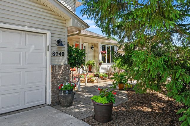 8740 Hillview Drive E, Saint Bonifacius, MN 55375