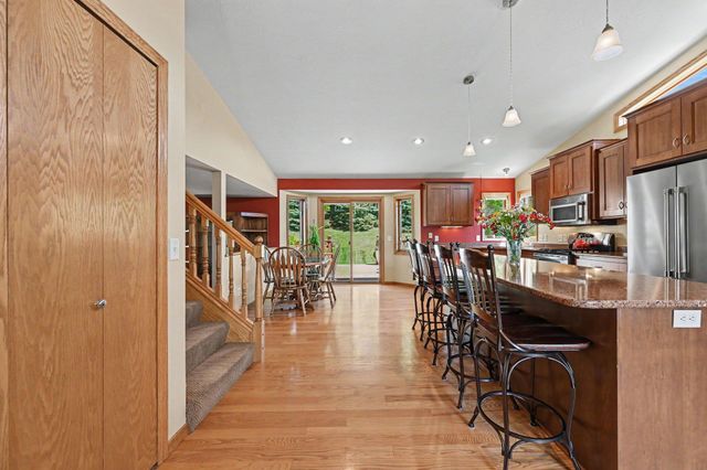 8740 Hillview Drive E, Saint Bonifacius, MN 55375