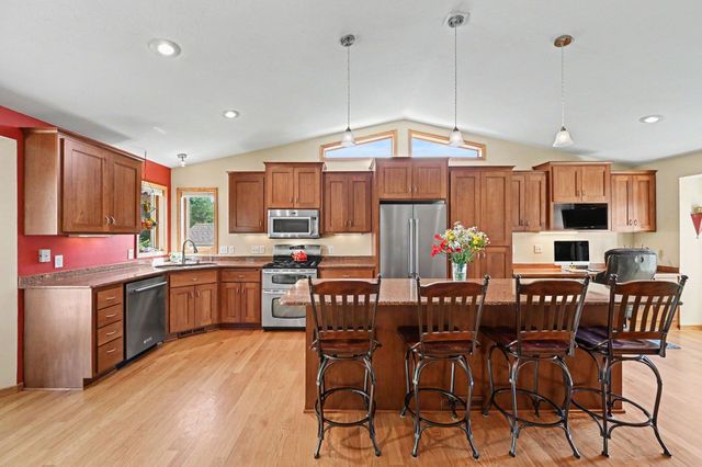 8740 Hillview Drive E, Saint Bonifacius, MN 55375