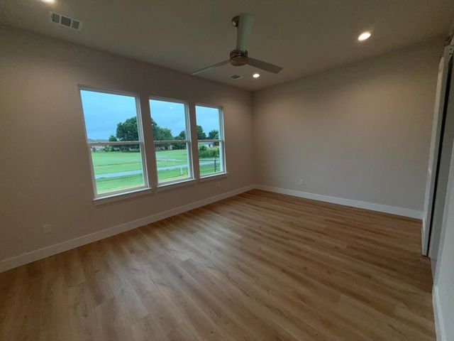 134` Pinehurst ST, Meadowlakes, TX 78654
