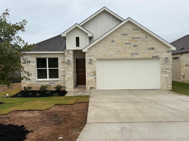 134` Pinehurst ST, Meadowlakes, TX 78654