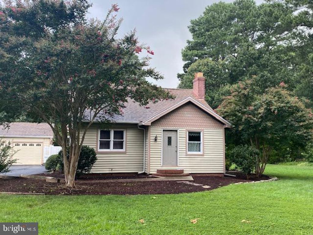 24 OAK ST, Cambridge, MD 21613