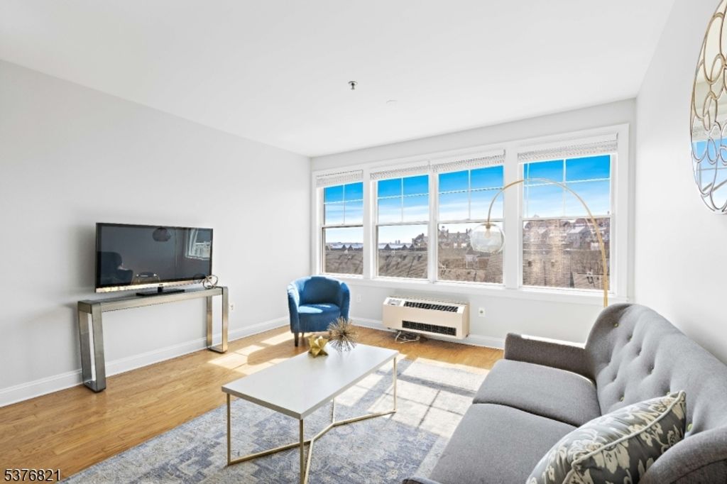 30 Constitution Way 409 409, Jersey City, NJ 07305