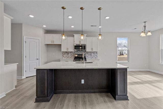 331 Rhapsody DR, Suffolk, VA 23435