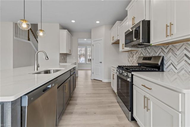 331 Rhapsody DR, Suffolk, VA 23435