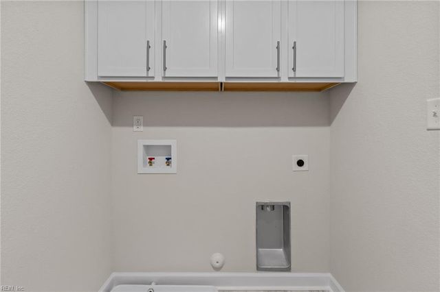 331 Rhapsody DR, Suffolk, VA 23435