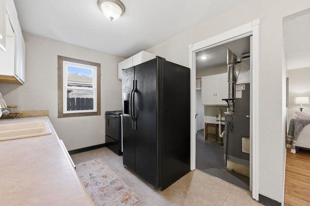 1925 S Elizabeth St, Wichita, KS 67213