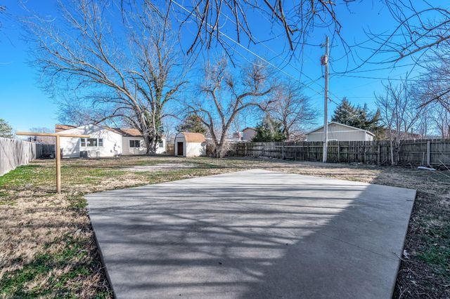 1925 S Elizabeth St, Wichita, KS 67213