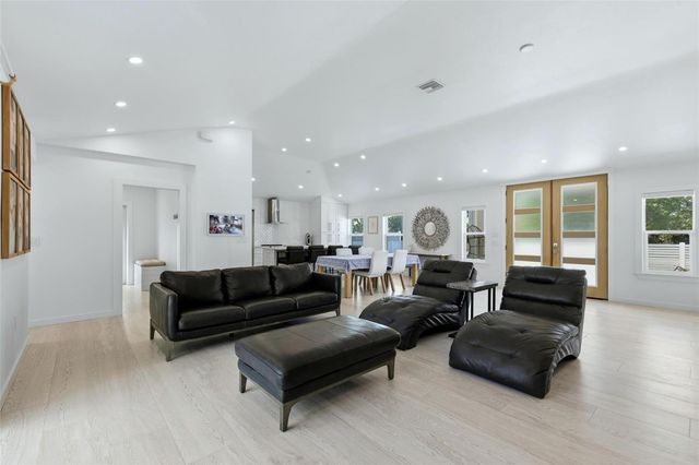 2473 RINGLING BOULEVARD, Sarasota, FL 34237