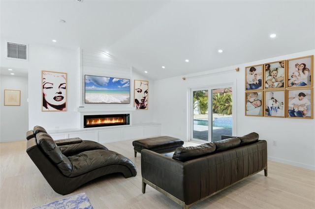 2473 RINGLING BOULEVARD, Sarasota, FL 34237