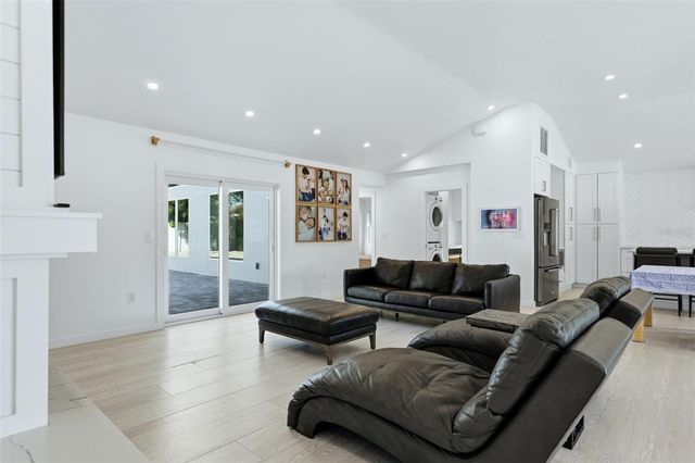 2473 RINGLING BOULEVARD, Sarasota, FL 34237