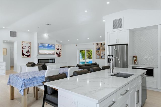 2473 RINGLING BOULEVARD, Sarasota, FL 34237