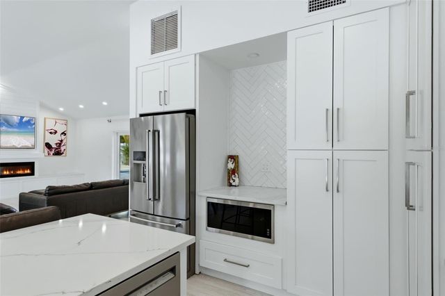 2473 RINGLING BOULEVARD, Sarasota, FL 34237