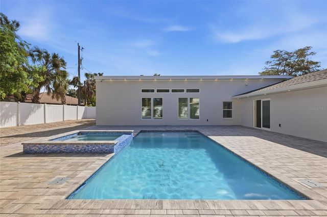 2473 RINGLING BOULEVARD, Sarasota, FL 34237