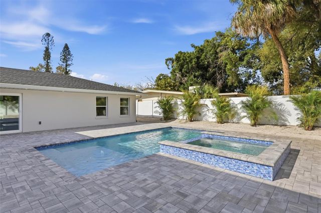 2473 RINGLING BOULEVARD, Sarasota, FL 34237