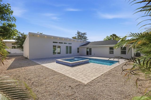 2473 RINGLING BOULEVARD, Sarasota, FL 34237