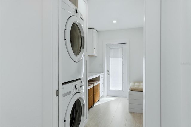 2473 RINGLING BOULEVARD, Sarasota, FL 34237