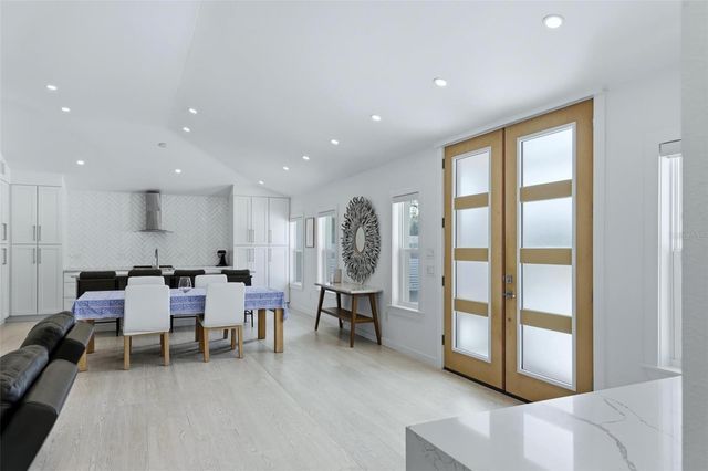 2473 RINGLING BOULEVARD, Sarasota, FL 34237