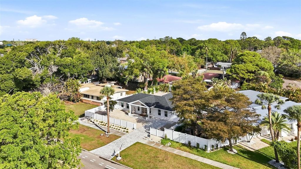 Image 49 of property listing at 2473 RINGLING BOULEVARD, Sarasota, FL 34237