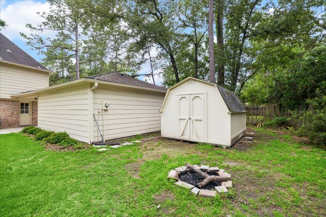 3319 Redwood Lodge Drive, Kingwood, TX 77339