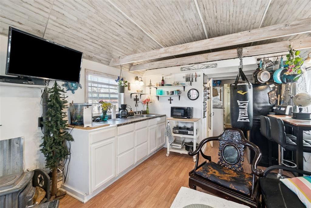Image 9 of property listing at 48316 Summer Trail Road, Prague, OK 74864