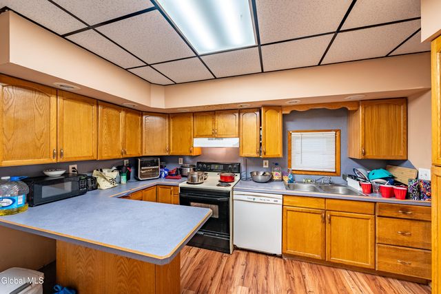 70 6th Avenue, Troy, NY 12180