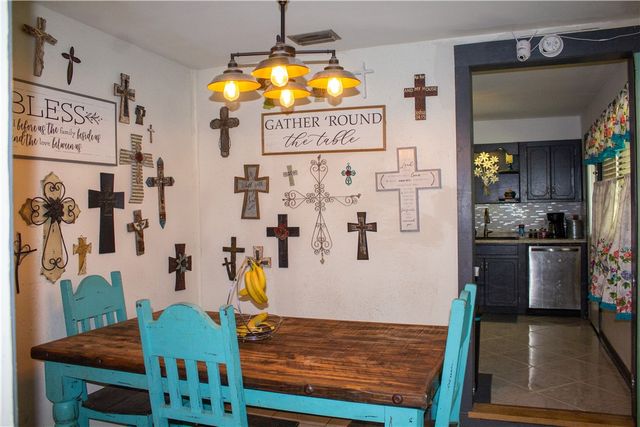 405 W Walton St, Beeville, TX 78102