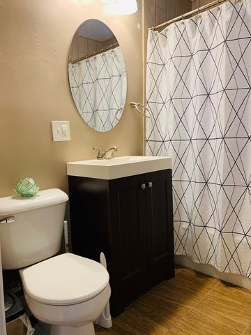 3837 N Kedzie Avenue, Chicago, IL 60618