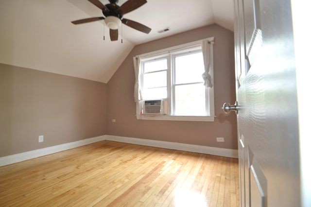 3837 N Kedzie Avenue, Chicago, IL 60618