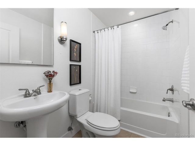 2240 N Clay St 301, Denver, CO 80211