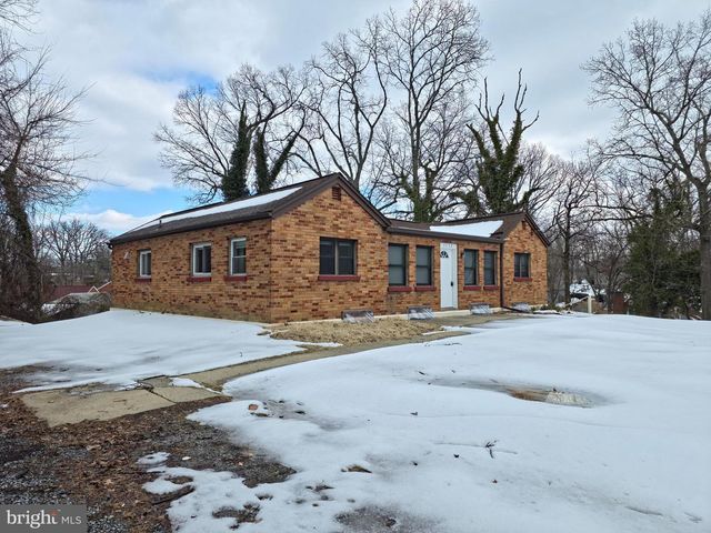 5110 S BARNABY RD, Temple Hills, MD 20748