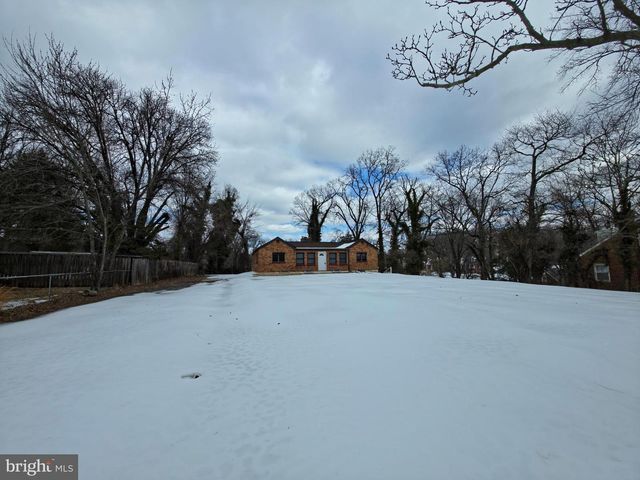 5110 S BARNABY RD, Temple Hills, MD 20748