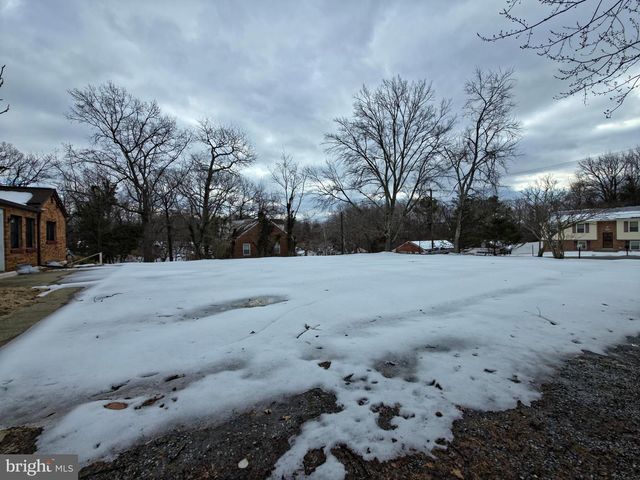 5110 S BARNABY RD, Temple Hills, MD 20748