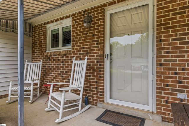 213 Creek Forest Drive, Greenville, SC 29615