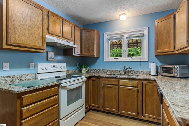 213 Creek Forest Drive, Greenville, SC 29615