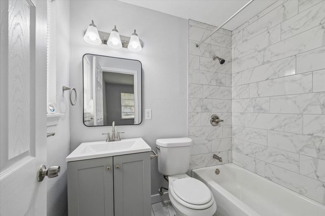 8410 Homewood Lane, Houston, TX 77028