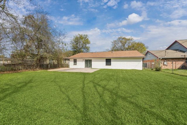 8410 Homewood Lane, Houston, TX 77028