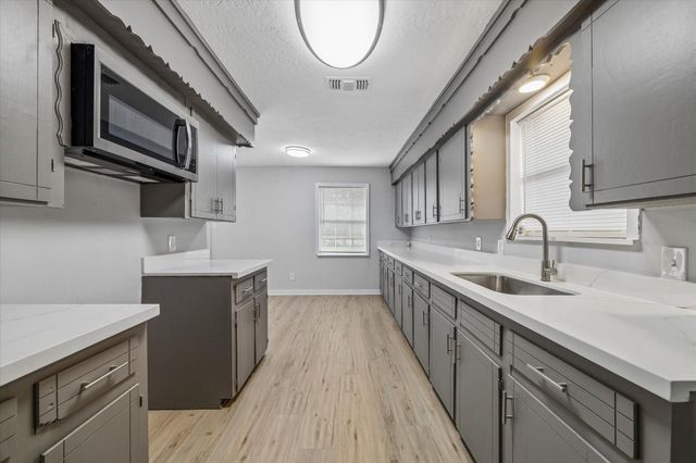 8410 Homewood Lane, Houston, TX 77028