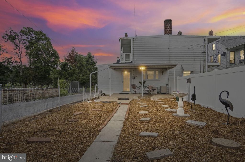 118 W 6TH AVE, York, PA 17404