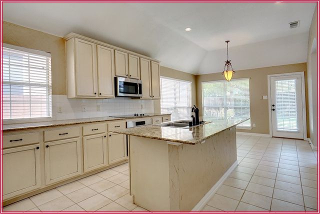 3917 Vernon Way, Fort Worth, TX 76244