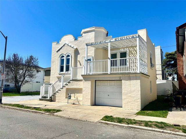 105 Mitchell Ave, Long Beach, NY 11561