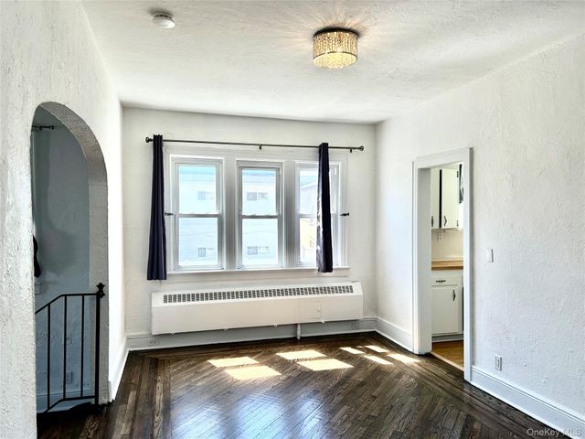 105 Mitchell Ave, Long Beach, NY 11561