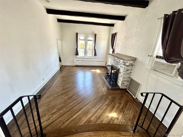 105 Mitchell Ave, Long Beach, NY 11561
