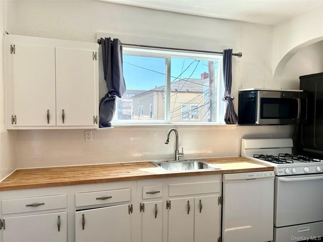 105 Mitchell Ave, Long Beach, NY 11561