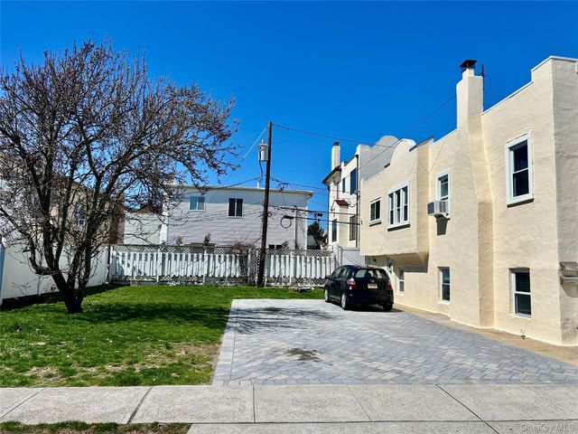 105 Mitchell Ave, Long Beach, NY 11561