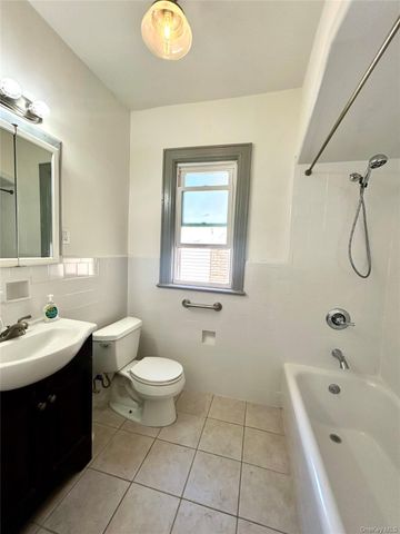 105 Mitchell Ave, Long Beach, NY 11561