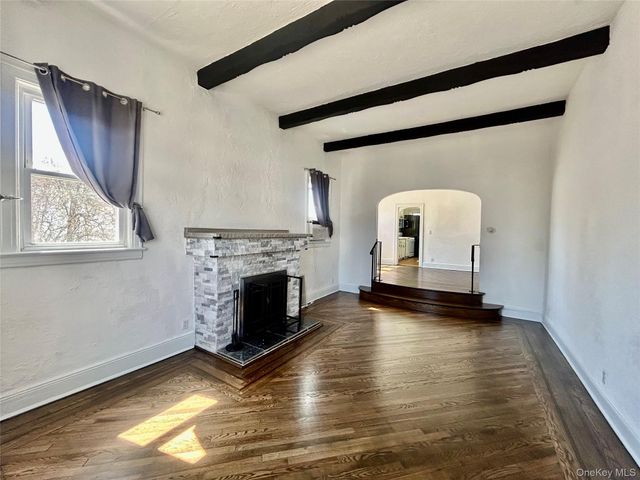 105 Mitchell Ave, Long Beach, NY 11561