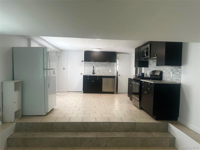 105 Mitchell Ave, Long Beach, NY 11561